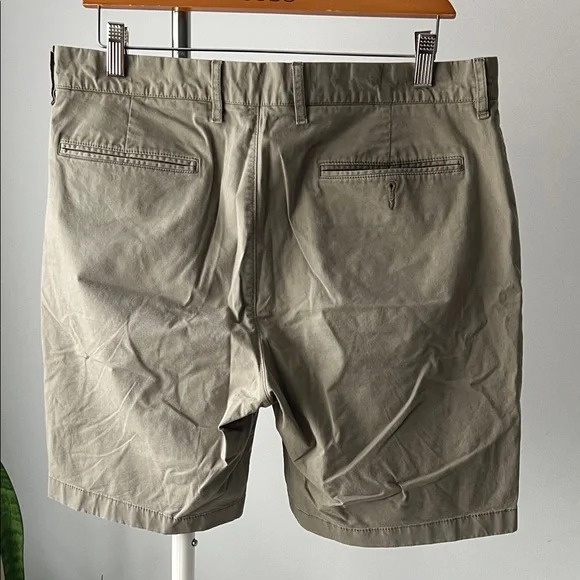 J. Crew Men's Khaki Flat Front Shorts 33 - Picture 2 of 7